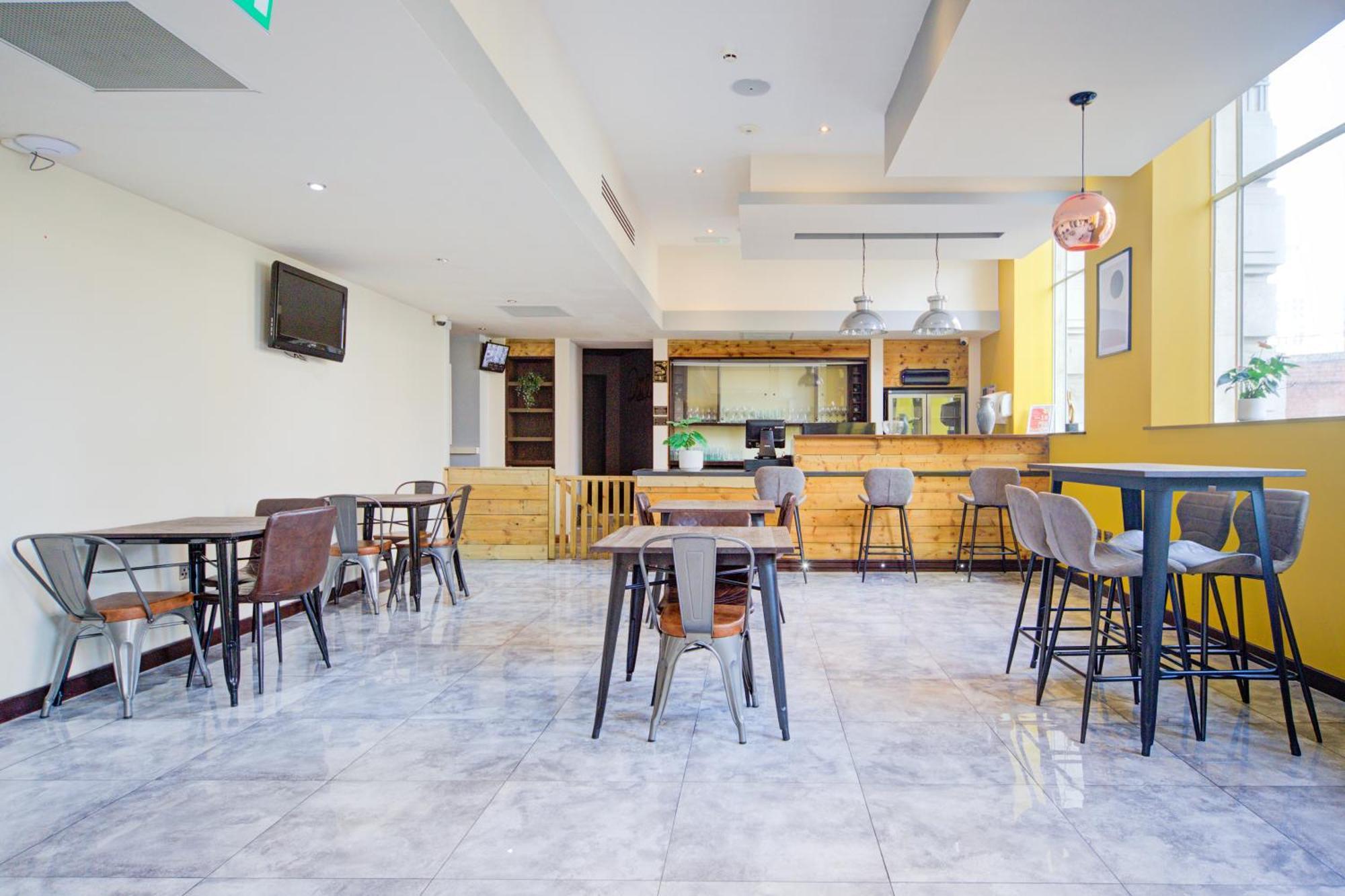 Belvilla Newport City Centre Hotel - Lifestyle Eksteriør billede